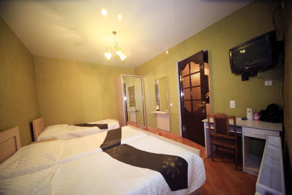 Hotel Edelweiss Κουτάισι Εξωτερικό φωτογραφία