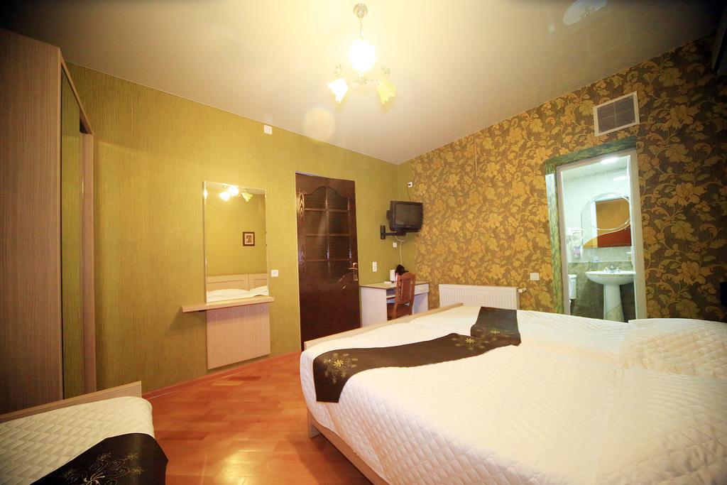 Hotel Edelweiss Κουτάισι Εξωτερικό φωτογραφία